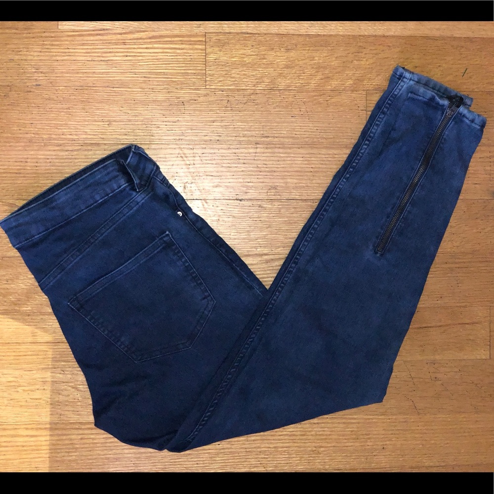 Divided mid-wash skinny jeans